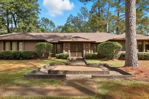 5230 Brookleigh Dr, Byram, MS 39272