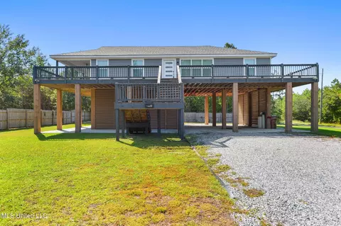 197 Boisdore Ave, Pass Christian, MS 39571