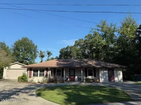 9336 Ridgeview Dr, Ocean Springs, MS 39564