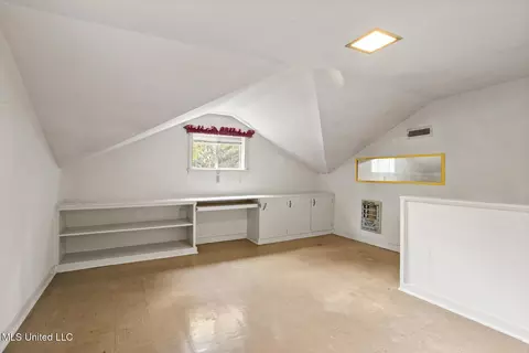 Bedroom - 213 S Park Dr, Jackson, MS 39211 photo 3 of 4