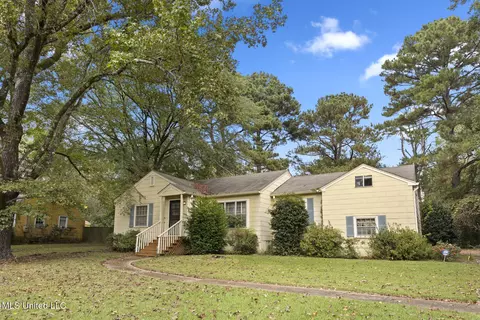 213 S Park Dr, Jackson, MS 39211
