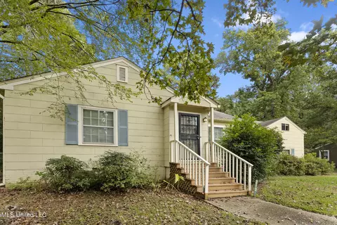 Exterior - 213 S Park Dr, Jackson, MS 39211 photo 1 of 4