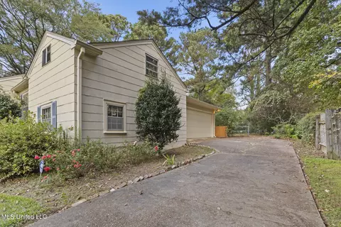 Exterior - 213 S Park Dr, Jackson, MS 39211 photo 2 of 4