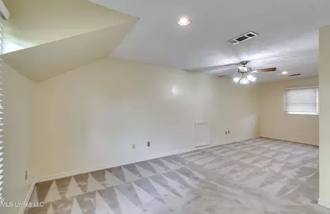 Other - 11 S Crownpointe Dr, Jackson, MS 39211 photo 11 of 12
