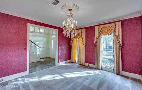 Dining - 11 S Crownpointe Dr, Jackson, MS 39211 photo 1 of 3
