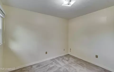 Bedroom - 11 S Crownpointe Dr, Jackson, MS 39211 photo 11 of 15