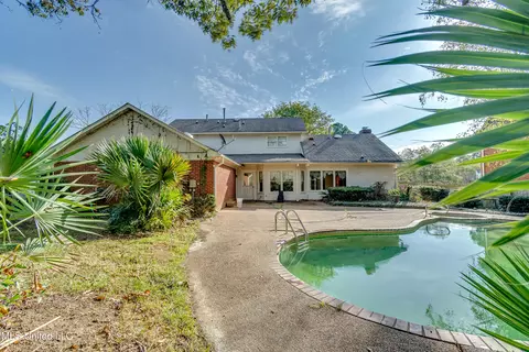 Exterior - 11 S Crownpointe Dr, Jackson, MS 39211 photo 7 of 13