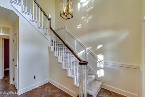 Entry Way - 11 S Crownpointe Dr, Jackson, MS 39211 photo 1 of 3