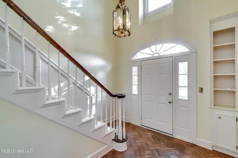 Entry Way - 11 S Crownpointe Dr, Jackson, MS 39211 photo 3 of 3