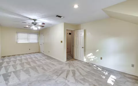 Bedroom - 11 S Crownpointe Dr, Jackson, MS 39211 photo 6 of 15