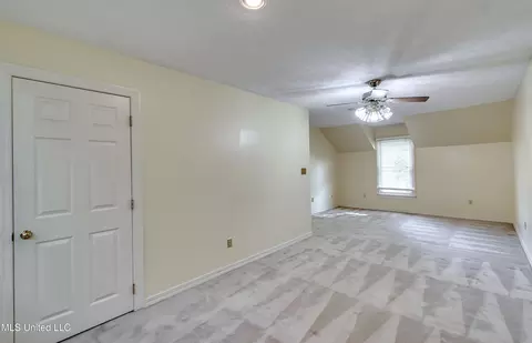 Bedroom - 11 S Crownpointe Dr, Jackson, MS 39211 photo 7 of 15