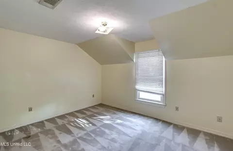 Bedroom - 11 S Crownpointe Dr, Jackson, MS 39211 photo 12 of 15