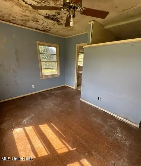 Bedroom - 9733 Mount Moriah Rd, Edwards, MS 39066 photo 3 of 3