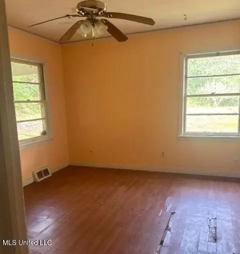 Bedroom - 9733 Mount Moriah Rd, Edwards, MS 39066 photo 2 of 3