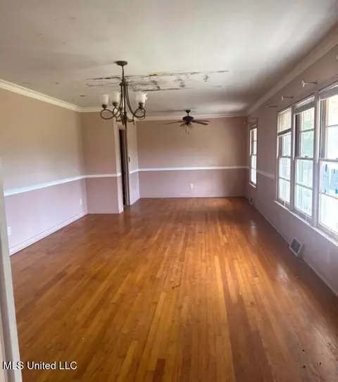 Living - 9733 Mount Moriah Rd, Edwards, MS 39066 photo 1 of 2