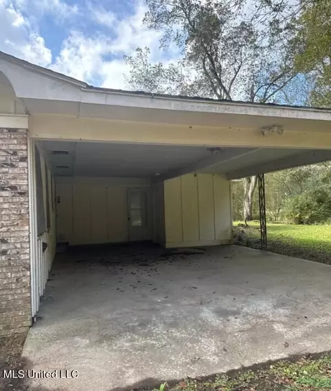 Exterior - 9733 Mount Moriah Rd, Edwards, MS 39066 photo 2 of 3
