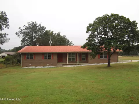 1558 Hwy 30 E, New Albany, MS 38652