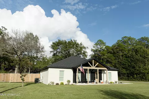 Exterior - 2000 Plover Ln, Gautier, MS 39553 photo 3 of 6