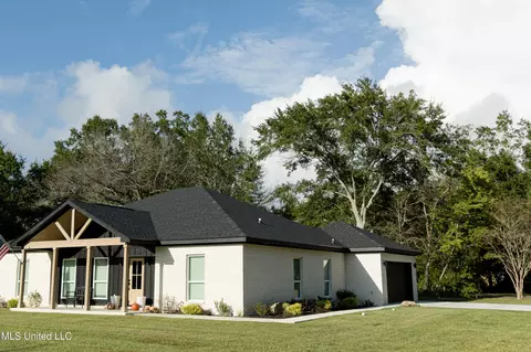 Exterior - 2000 Plover Ln, Gautier, MS 39553 photo 2 of 6