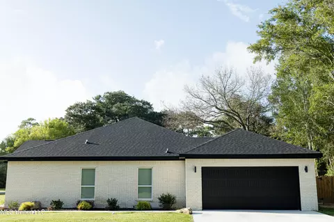 Exterior - 2000 Plover Ln, Gautier, MS 39553 photo 4 of 6