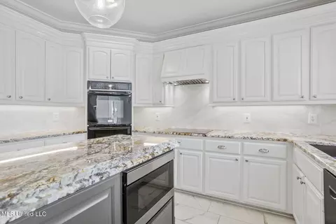 Kitchen - 139 Sunflower Rd, Madison, MS 39110 photo 3 of 5