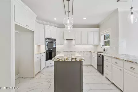 Kitchen - 139 Sunflower Rd, Madison, MS 39110 photo 2 of 5