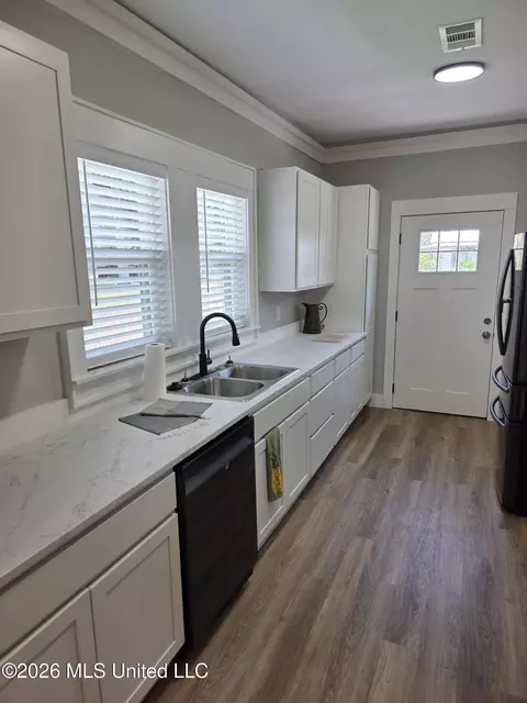 Kitchen - 512 N 5th St, Amory, MS 38821 photo 3 of 7