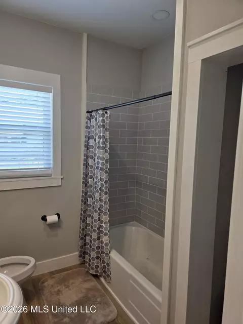 Bath - 512 N 5th St, Amory, MS 38821 photo 2 of 2