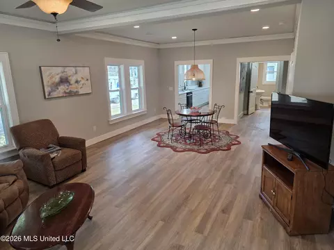 Living - 512 N 5th St, Amory, MS 38821 photo 1 of 4