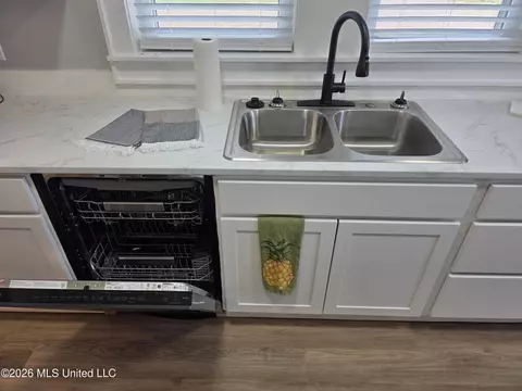 Kitchen - 512 N 5th St, Amory, MS 38821 photo 5 of 7