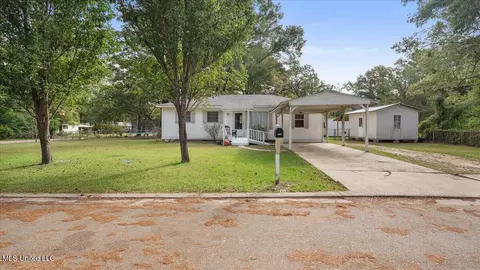 206 Areo Dr, Pearl, MS 39208