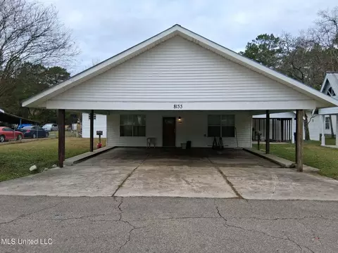 8133 Leake St, Bay Saint Louis, MS 39520