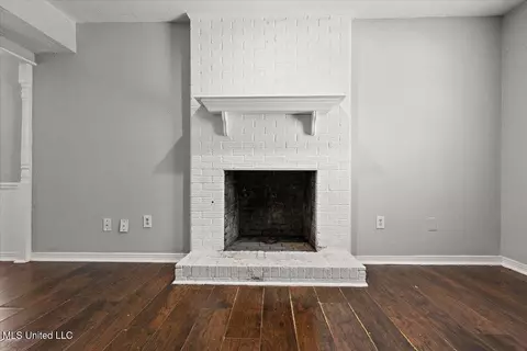 Living - 1101 1102 Jamestown Way #1 & 2, Jackson, MS 39211 photo 2 of 5