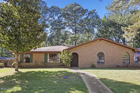 119 Fern Valley Rd, Brandon, MS 39042