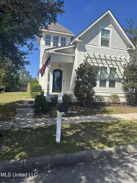 12682 Amory Ave, Biloxi, MS 39532