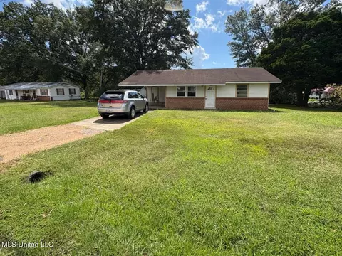 715 Simpson Dr, Winona, MS 38967 photo 1