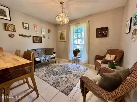 Dining - 14 Eastgate Ct, Brandon, MS 39042 photo 2 of 3