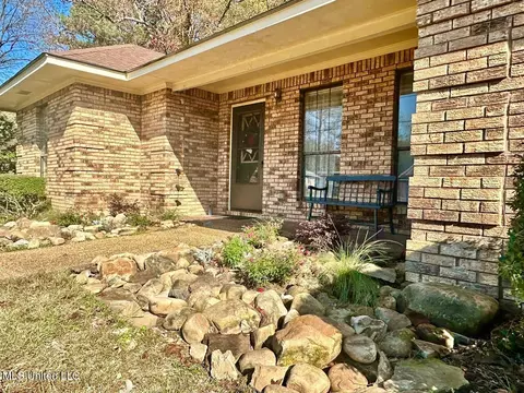 Exterior - 14 Eastgate Ct, Brandon, MS 39042 photo 5 of 6