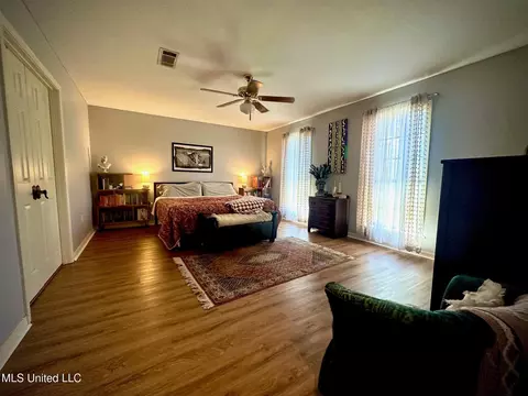Bedroom - 14 Eastgate Ct, Brandon, MS 39042 photo 2 of 5