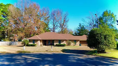 14 Eastgate Ct, Brandon, MS 39042