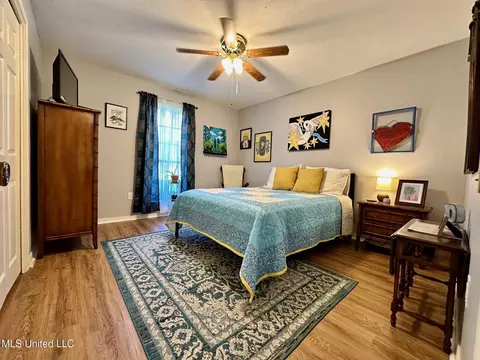 Bedroom - 14 Eastgate Ct, Brandon, MS 39042 photo 3 of 5