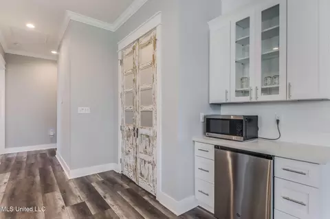 Entry Way - 216 E Fifth St, Long Beach, MS 39560 photo 1 of 1
