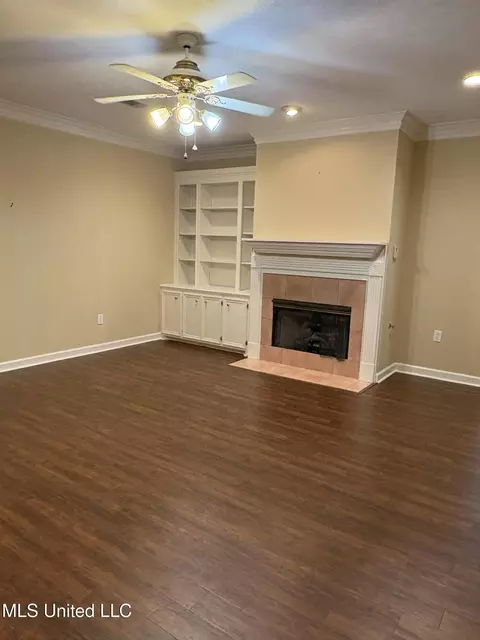 Living - 116 Pavilion Dr, Brandon, MS 39042 photo 2 of 2