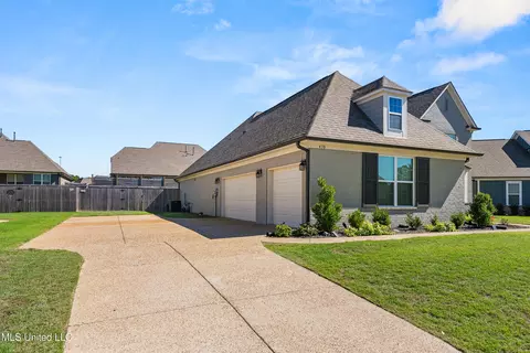 Exterior - 430 Natchez Loop, Hernando, MS 38632 photo 4 of 6