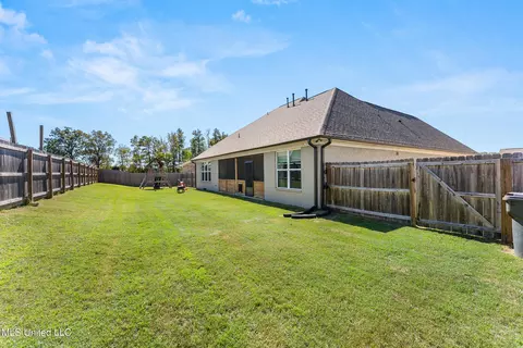 Exterior - 430 Natchez Loop, Hernando, MS 38632 photo 5 of 6