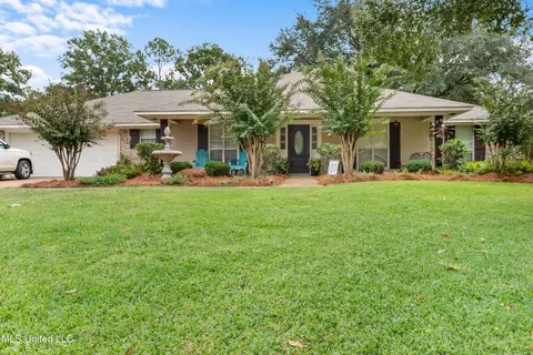 114 Westlake Dr, Brandon, MS 39047