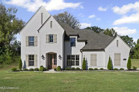 Exterior - 913 Lloyds Ln, Nesbit, MS 38651 photo 2 of 9