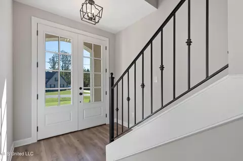 Entry Way - 913 Lloyds Ln, Nesbit, MS 38651 photo 1 of 1
