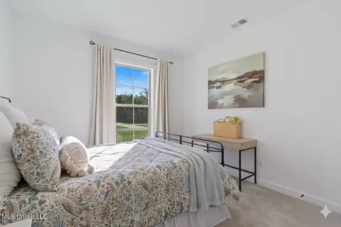 Bedroom - 913 Lloyds Ln, Nesbit, MS 38651 photo 2 of 4