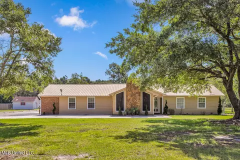 2512 Old Shell Landing Rd, Ocean Springs, MS 39564